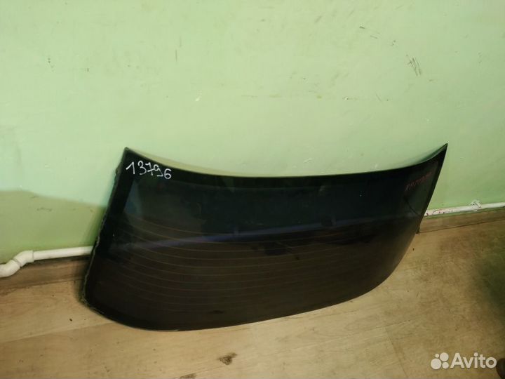 Стекло заднее Mitsubishi Carisma седан 4G93 2003