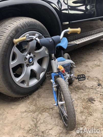 Велосипед беговел bmw kidsbike