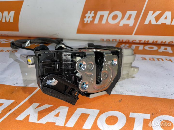 Замок двери передней правой Hyundai Santa Fe