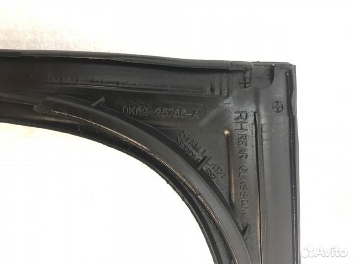 Уплотнитель двери задний правый Land Rover Range