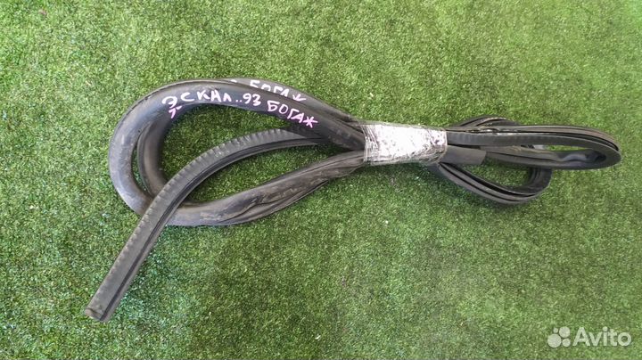 Уплотнитель багажника Cadillac Escalade LQ9 V8