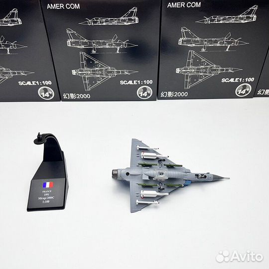 Модель самолёта Dassault Mirage из металла М 1/100