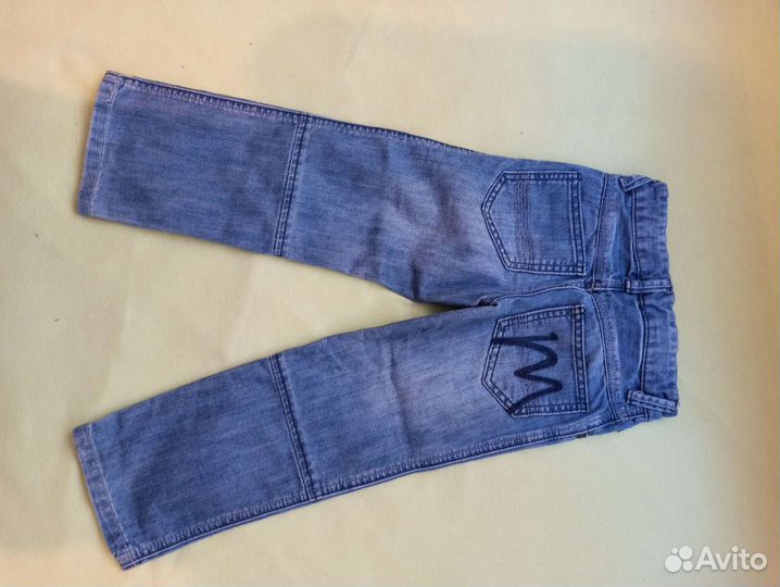 Рубашка и джинсы