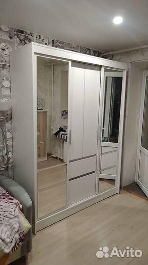 Шкаф купе с зеркалом белый