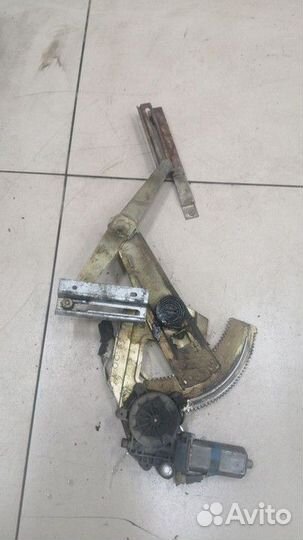 Стеклоподъемник электрический правый задний