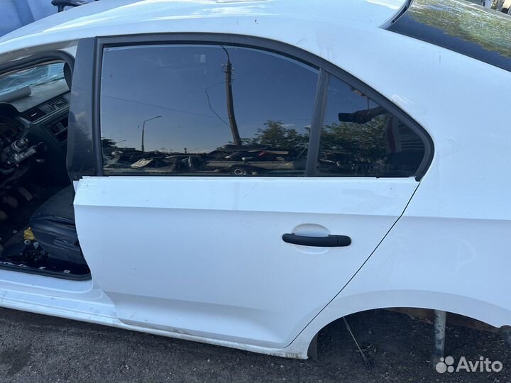 Skoda rapid 2017 дверь задняя левая Оригинал