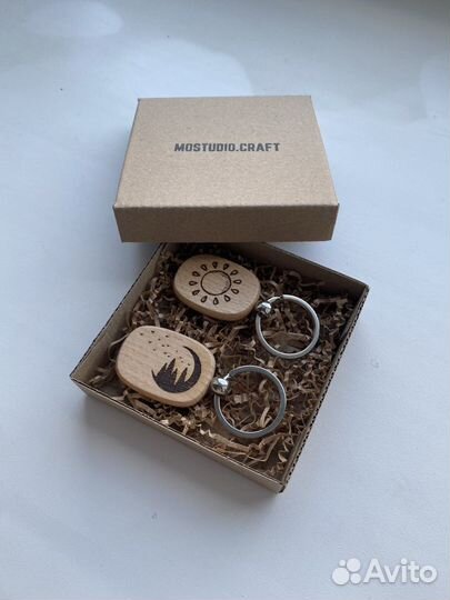 Деревянный брелок с гравировкой