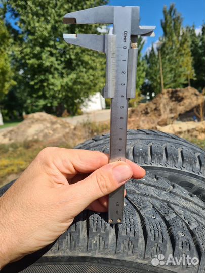 Bridgestone Ice Cruiser 7000 215/60 R16