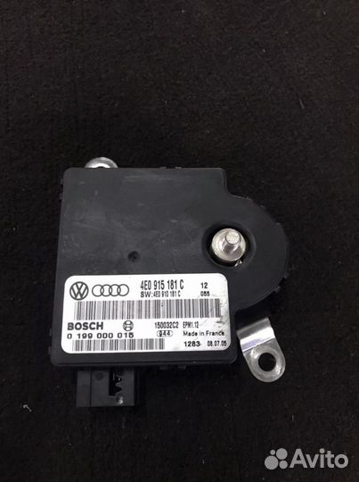 4E0915181C Блок заряда аккумулятора Audi A8 D3