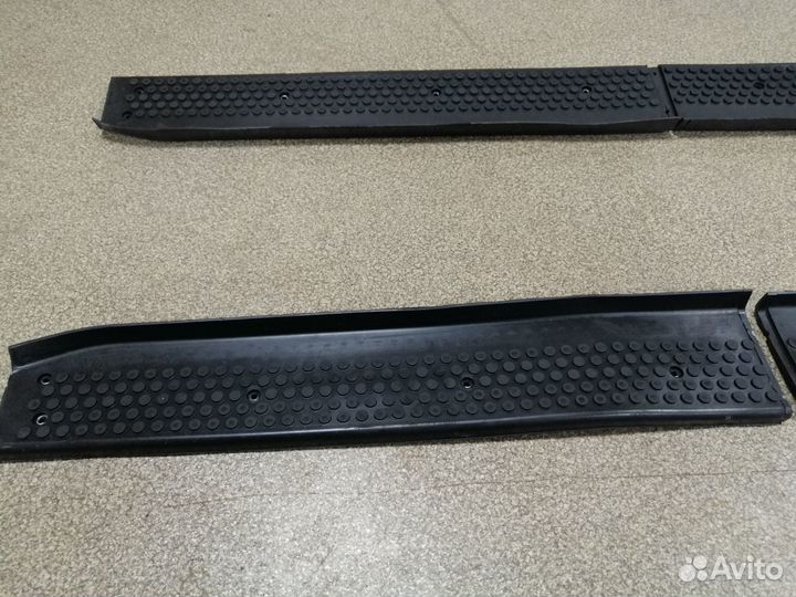 Накладки на пороги УАЗ Патриот до 2014 года