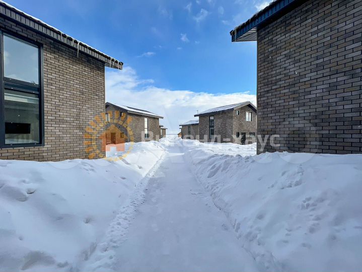 Коттедж 180 м² на участке 15 сот.