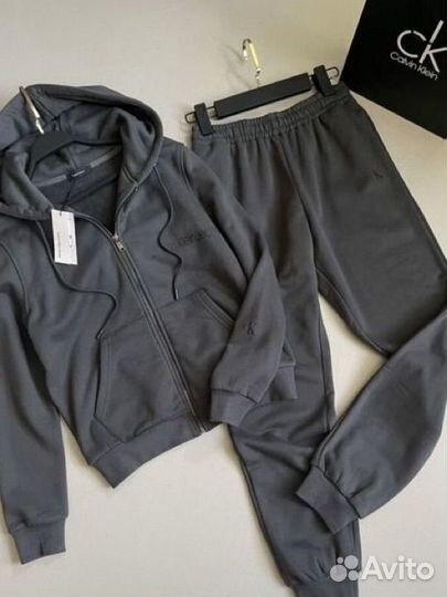 Женский спортивный костюм calvin klein