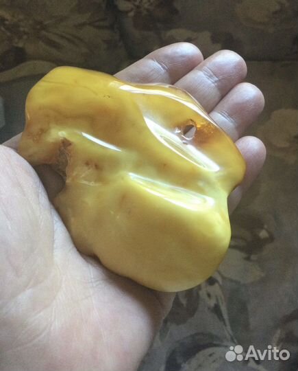 Янтарь натуральный молочный огромный 54 г