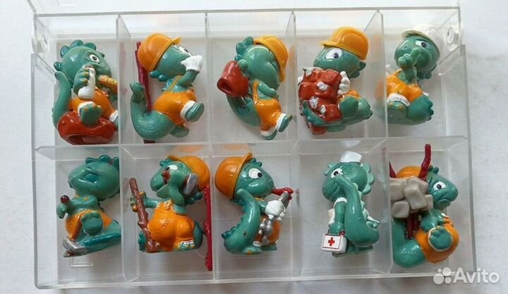 Киндер серия динозавры строители