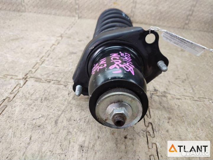 Стойка задняя правая toyota sienta