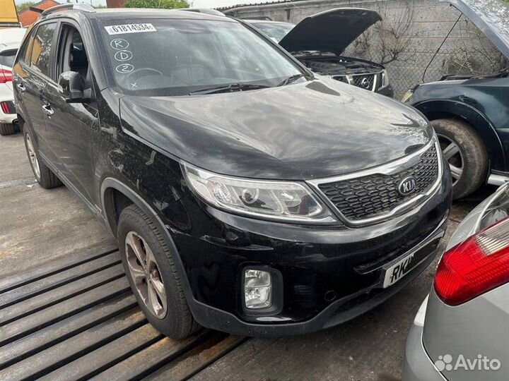 Стекло двери задней левой Kia Sorento XM (2009-20