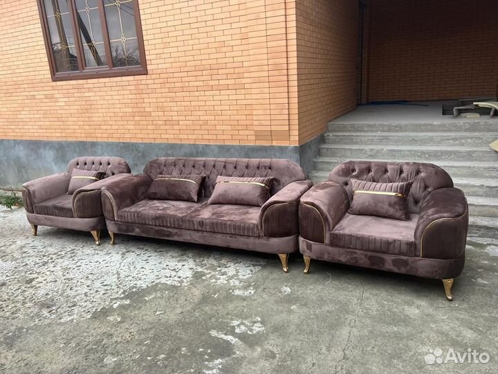 Диван и два кресла