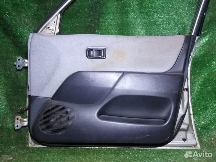 Дверь передняя правая Toyota Duet M110A