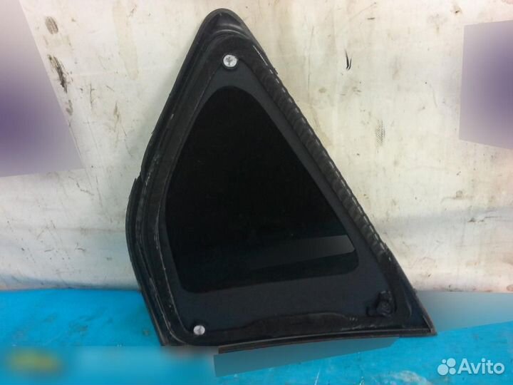 Стекло кузовное глухое левое Toyota RAV 4 2013