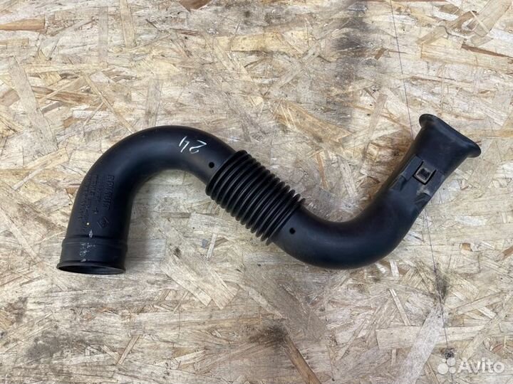 Патрубок воздушного фильтра Renault Logan