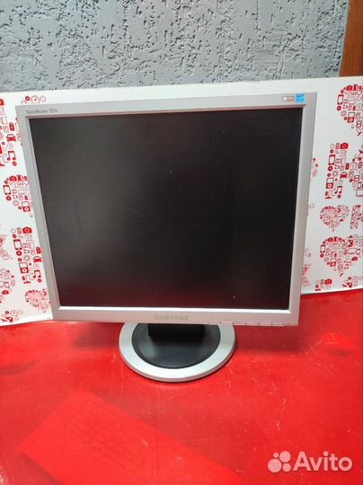 Монитор Samsung 721N k2
