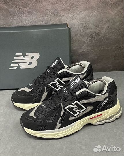 Кроссовки мужские new balance 1906r