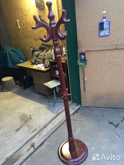 Вешалка напольная деревянная