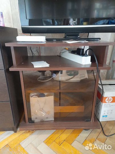 Столик под телевизор