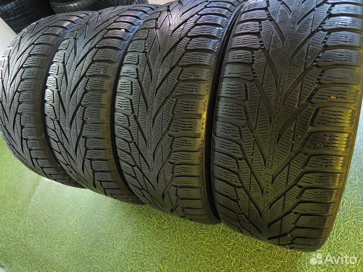 Nokian Tyres Hakkapeliitta R2 SUV 295/40 R21