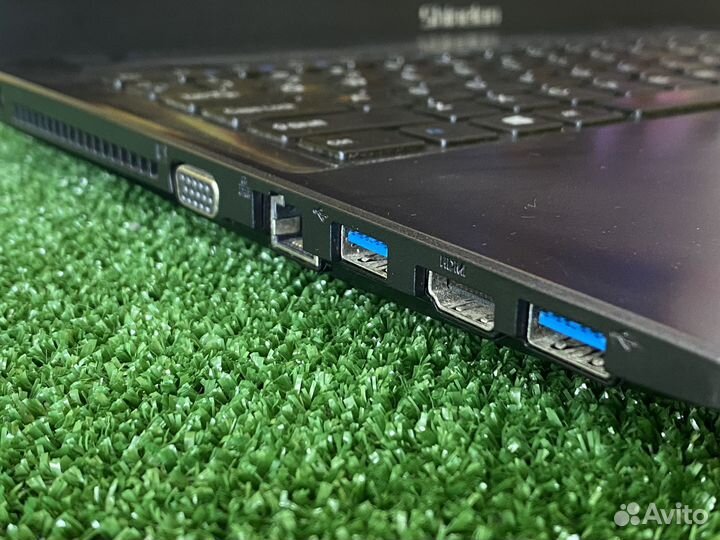 Игровой ноутбук FHD i7/8/256/GTX 1050 4GB