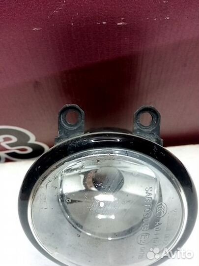 Фара противотуманная передняя левая Toyota