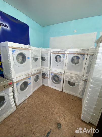 Новые стиральные машина Indesit