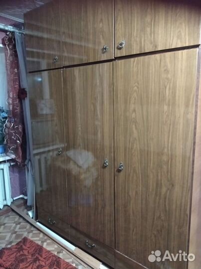 Шкаф