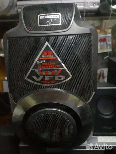 Муз центр LG,Радио,AUX,двумя2х полосными колонками