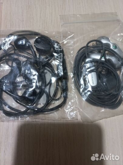 Наушники для телефонов