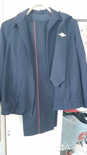 Форменный полицейский женский костюм