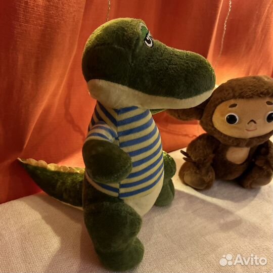 Мягкие игрушки -Чебурашка и Крокодил