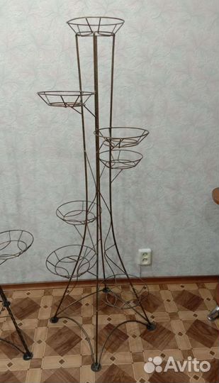 Подставка для цветов напольная металлическая