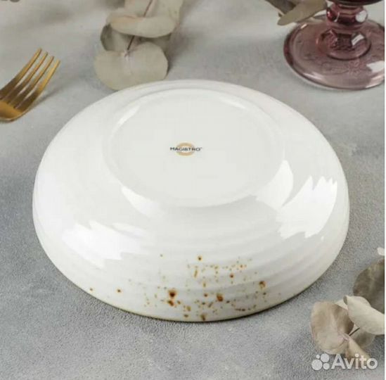 Блюдо тарелка глубокая magistro «Эрида»