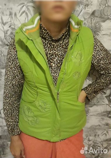 Красивые тёплые жилеты, подростковые