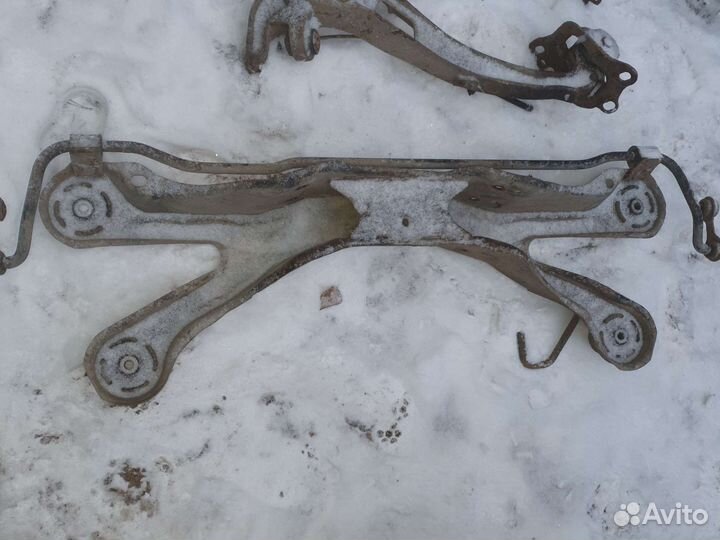 Подрамник задний Опель Вектра Б