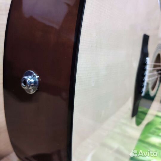 Транс акустическая гитара Yamaha