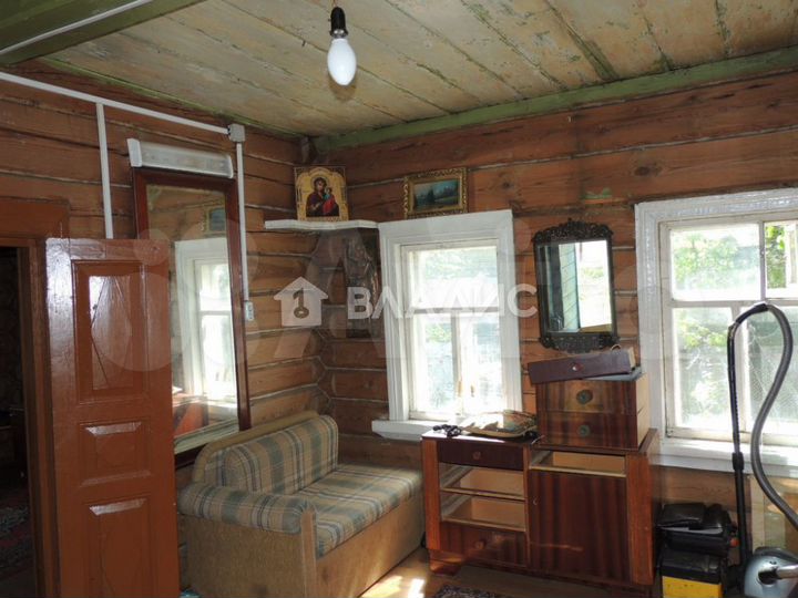 Дом 27 м² на участке 50 сот.