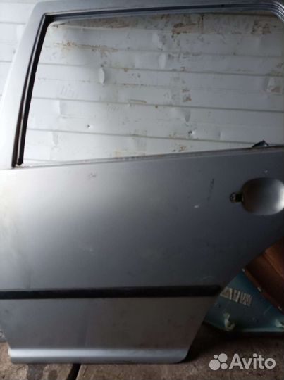 Дверь golf 4 левая задняя