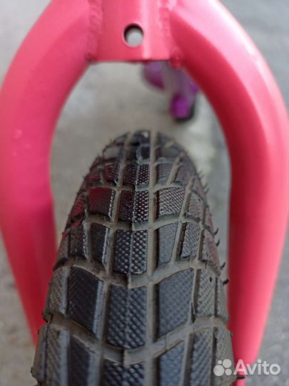 Беговел (почти новый) Rush Hour