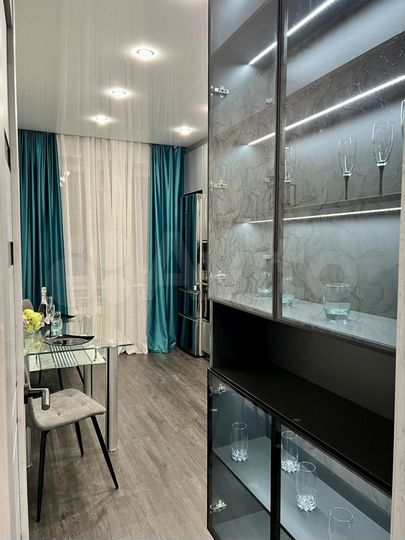 2-к. квартира, 70 м², 2/18 эт.