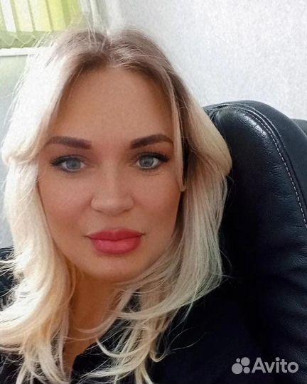 Старший продавец,оператор 1 С,администратор