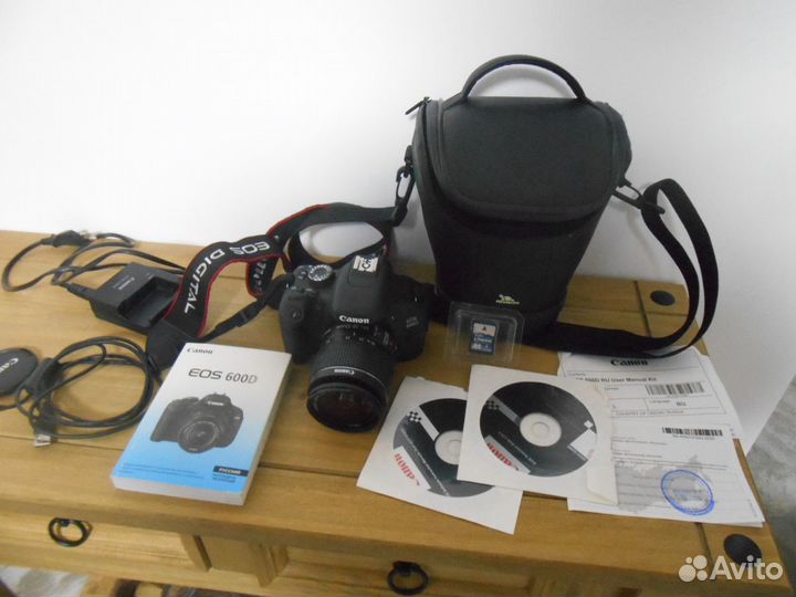 Зеркальная камера Canon EOS 600D
