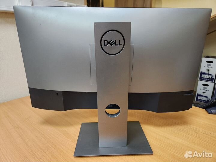 Монитор Dell U2419H (разбита матрица)