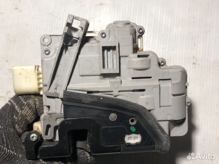 Замок двери передней правой VAG 3C1 837 016A